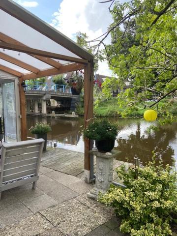 Characteristic Detached House Next To Water Appartement Zaandam Buitenkant foto