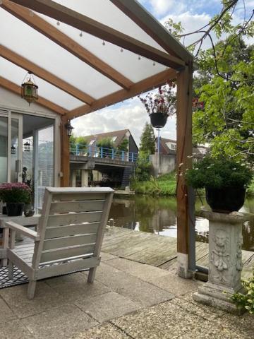 Characteristic Detached House Next To Water Appartement Zaandam Buitenkant foto